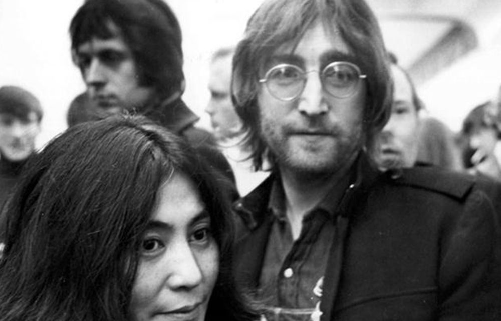 Yoko Ono: Más allá del mito, una biografía reveladora