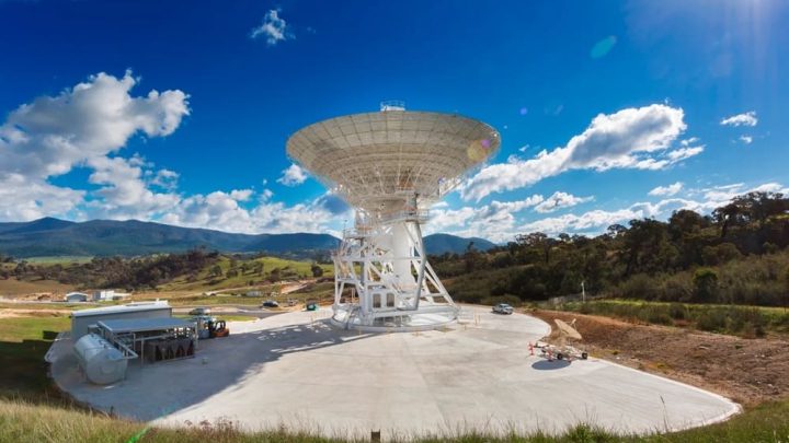 La NASA celebra su aniversario junto a The Beatles enviando “Across the Universe” al espacio profundo.