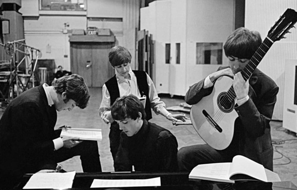The Beatles y la Ciencia: Lucy, evolución y especies inspiradas en la banda Reciente!