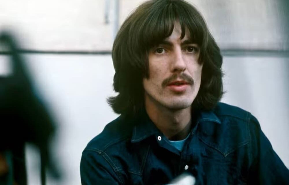 Sale a la venta la casa en Illinois donde George Harrison vivió antes de la Beatlemanía Reciente!