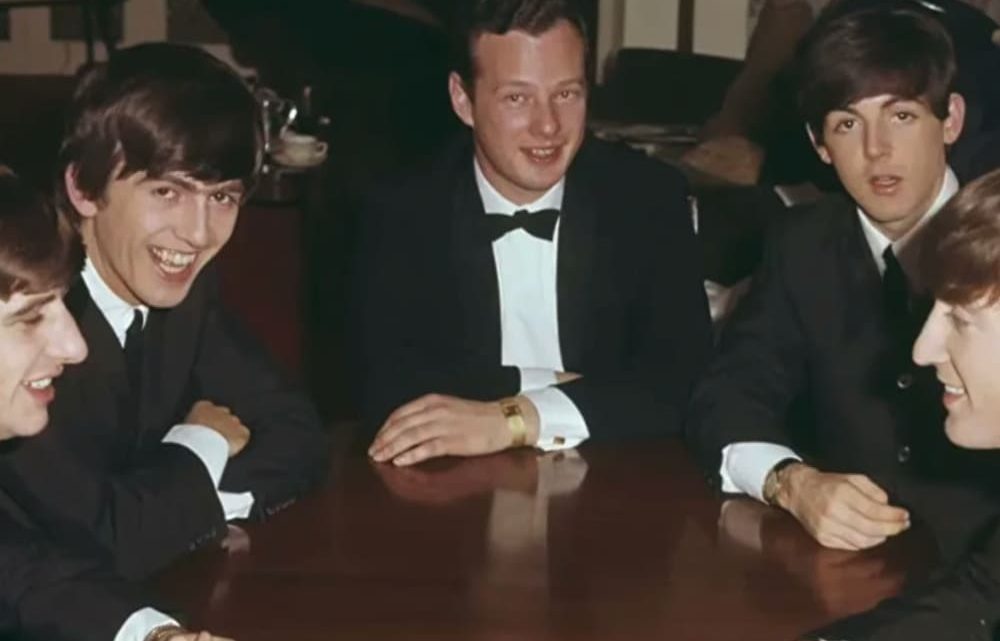 Brian Epstein: el hombre que vio en los Beatles algo que nadie más podía imaginar.